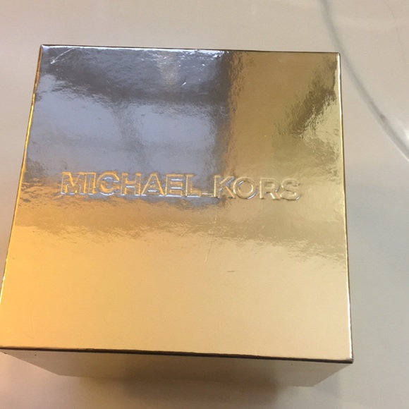 Michael Kors Watch - Picture 5 of 6